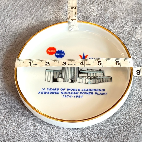 Kewaunee Nuclear Power plant anniversary plate, buckle, and medallion. - Picture 3 of 9